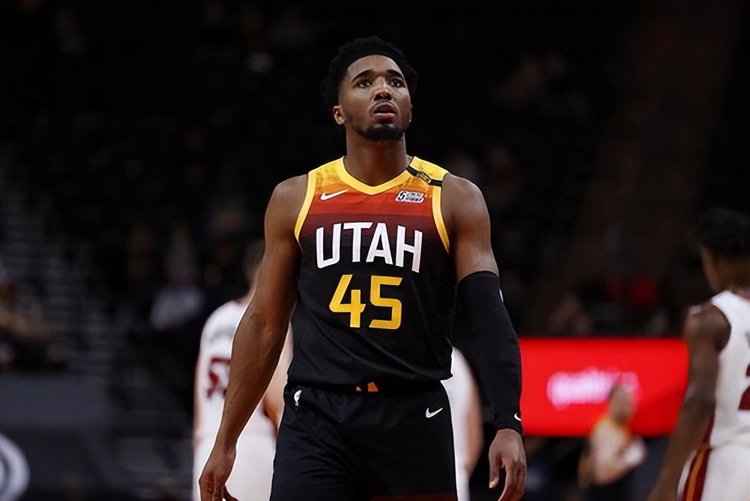 伦足球文化 伦足球文化