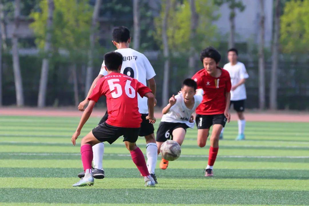詹主罚点球 詹主罚点球